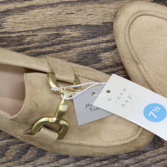 A New Day Womens Carolyn Loafers with Memory Foam Insole Beige Brown 7.5M - Picture 6 of 10
